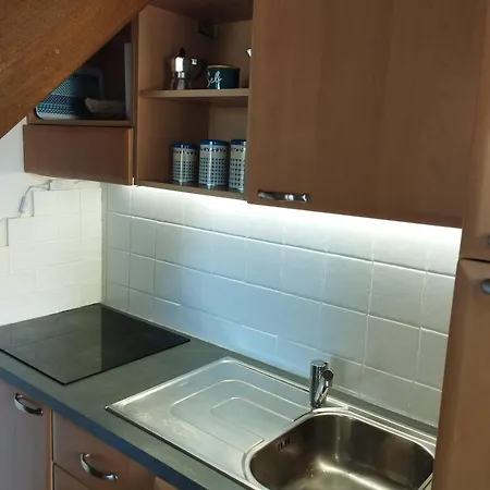 Apartment Climatise Proche